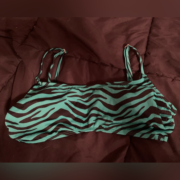 Xhilaration Tops - 3/$20 Xhilaration Jade Green and Black Tiger Print Bikini Top - size XL